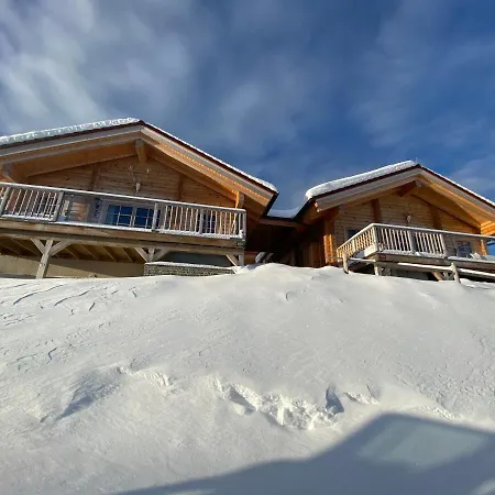 Almhuetten Skorianz 度假居 *